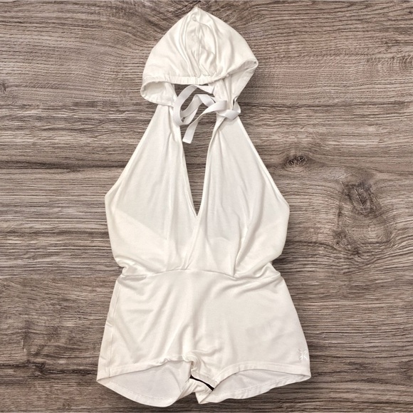OnePiece Norway Bamboo Hooded Halter Style Snap Crotch Romper, One Size - Picture 1 of 13